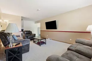 945 Matterhorn Dr, Reynoldsburg, OH 43068 - Photo 6