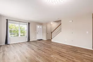 952 Hartford Village Blvd, Columbus, OH 43228 - Photo 6