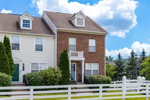 952 Hartford Village Blvd, Columbus, OH 43228 - Photo 2