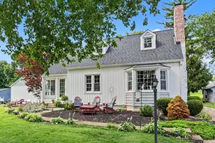 368 Lakeshore Dr W, Hebron, OH 43025 - Photo 1