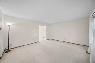 6900 Pine Bark Ln, Columbus, OH 43235 - Photo 6
