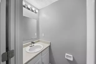 2392 Minerva Park Pl, Columbus, OH 43229 - Photo 24