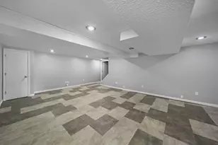 2392 Minerva Park Pl, Columbus, OH 43229 - Photo 46