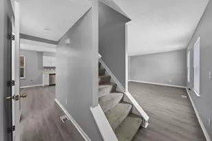 2392 Minerva Park Pl, Columbus, OH 43229 - Photo 6