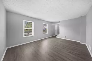 2392 Minerva Park Pl, Columbus, OH 43229 - Photo 14