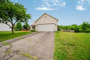 7393 Winchester Cathedral Ct, Canal Winchester, OH 43110 - Photo 2
