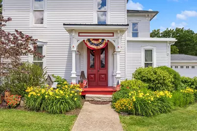194 S Hartford Avenue, Centerburg, OH 43011 - Photo 2