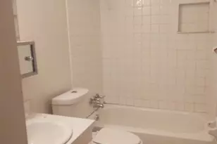 2312 Hardesty Ct, Columbus, OH 43204 - Photo 8