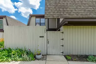 743 Worthington Forest Pl, Columbus, OH 43229 - Photo 2