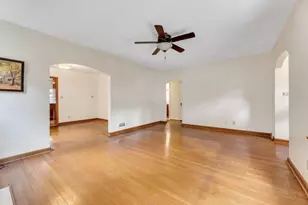 35 Brevoort Rd, Columbus, OH 43214 - Photo 6