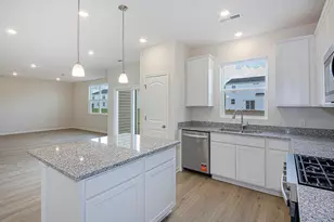 333 Honeysuckle St, South Bloomfield, OH 43103 - Photo 6