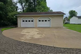 59 E Maple Ave, New Concord, OH 43762 - Photo 4