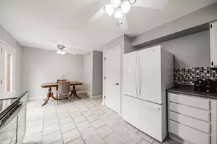 1906 Willoway Cir S, Columbus, OH 43220 - Photo 10