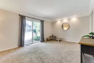 2564 Shore Line Ln, Columbus, OH 43221 - Photo 6