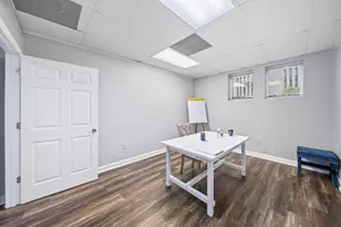 3250 W Henderson Rd, Columbus, OH 43220 - Photo 2