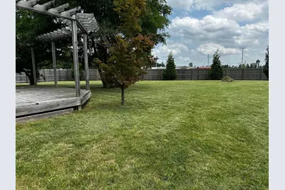 1059 Somerset Court, London, OH 43140 - Photo 12