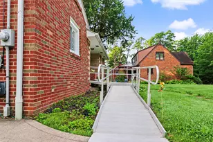 211 Oakwood Dr, Mansfield, OH 44906 - Photo 2