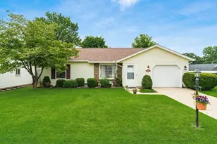 140 Williamsburg Ln NW, Lancaster, OH 43130 - Photo 1