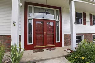 326 Roberts Dr SE, Newark, OH 43055 - Photo 2