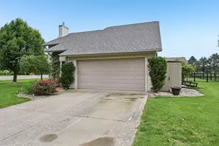 1627 Briarwood St, West Liberty, OH 43357 - Photo 2