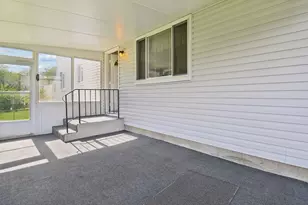 2570 Niantic Dr, Columbus, OH 43224 - Photo 16
