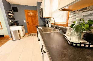221 W Parkwood Ave, Springfield, OH 45506 - Photo 8