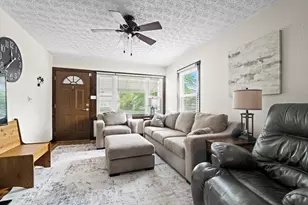 859 Carolyn Ave, Columbus, OH 43224 - Photo 4