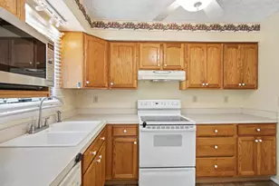 4667 Wendler Blvd, Columbus, OH 43230 - Photo 16