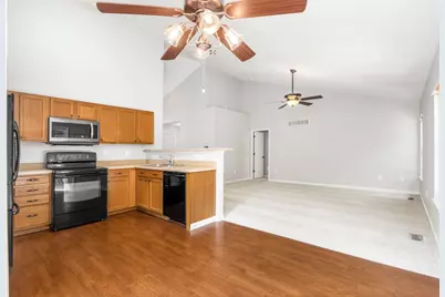 4481 Glenwood Spring Court, Columbus, OH 43228 - Photo 10