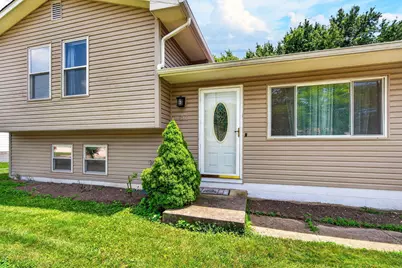 8767 Hubbard Drive S, Galloway, OH 43119 - Photo 2