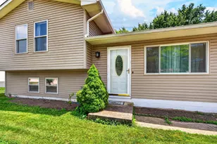 8767 Hubbard Dr S, Galloway, OH 43119 - Photo 2