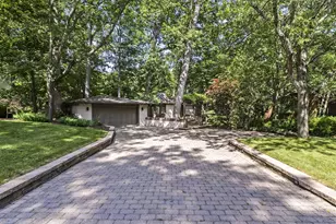 815 Lookout Point Dr, Columbus, OH 43235 - Photo 4