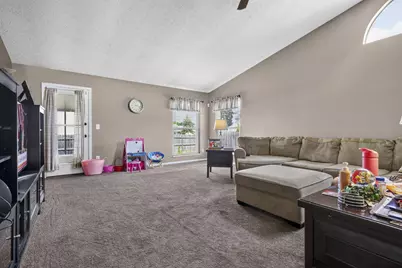 811 Wallinger Drive, Galloway, OH 43119 - Photo 8