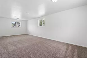 4838 Refugee Rd, Columbus, OH 43232 - Photo 12