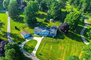 18080 Woodview Ln, Fredericktown, OH 43019 - Photo 2