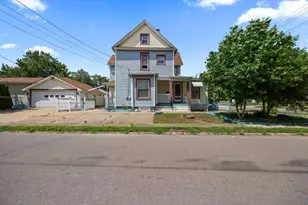 807 1st St NE, Massillon, OH 44646 - Photo 4