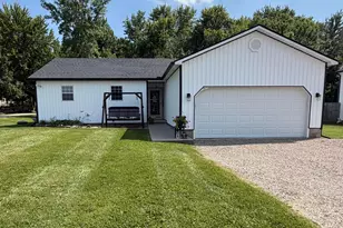 5259 1st St NE, Thornville, OH 43076 - Photo 1