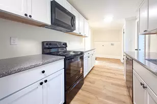 281 W 2nd St, Logan, OH 43138 - Photo 4