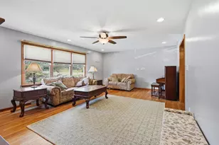 2520 Douglas Dr, Zanesville, OH 43701 - Photo 2