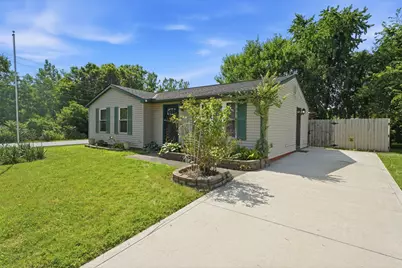 1565 Rock Creek Drive, Grove City, OH 43123 - Photo 2