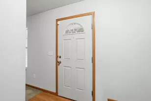 4477 Knoll Crest Dr, Grove City, OH 43123 - Photo 4