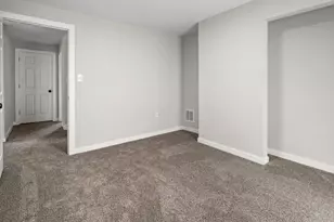 2464 Sullivant Ave, Columbus, OH 43204 - Photo 12