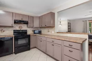 4045 Edward Dr, Zanesville, OH 43701 - Photo 10