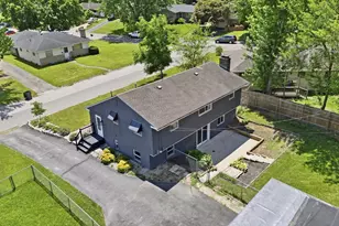 796 Drummond Ct, Columbus, OH 43214 - Photo 2