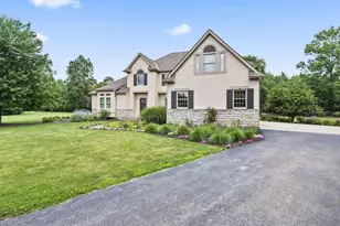 2679 Red Robin Way, Delaware, OH 43015 - Photo 2