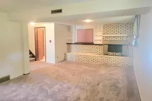 5230 Hacket Dr, Columbus, OH 43232 - Photo 8