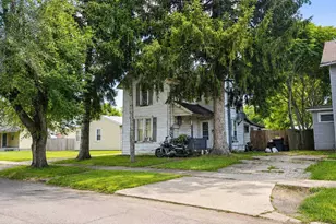 242 N Grand Ave, Marion, OH 43302 - Photo 1
