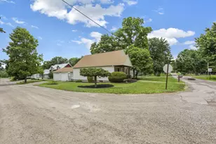 2015 Highland Rd, Zanesville, OH 43701 - Photo 32