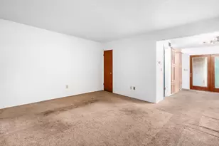 604 Pamlico St, Columbus, OH 43228 - Photo 6