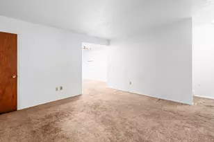 604 Pamlico St, Columbus, OH 43228 - Photo 8